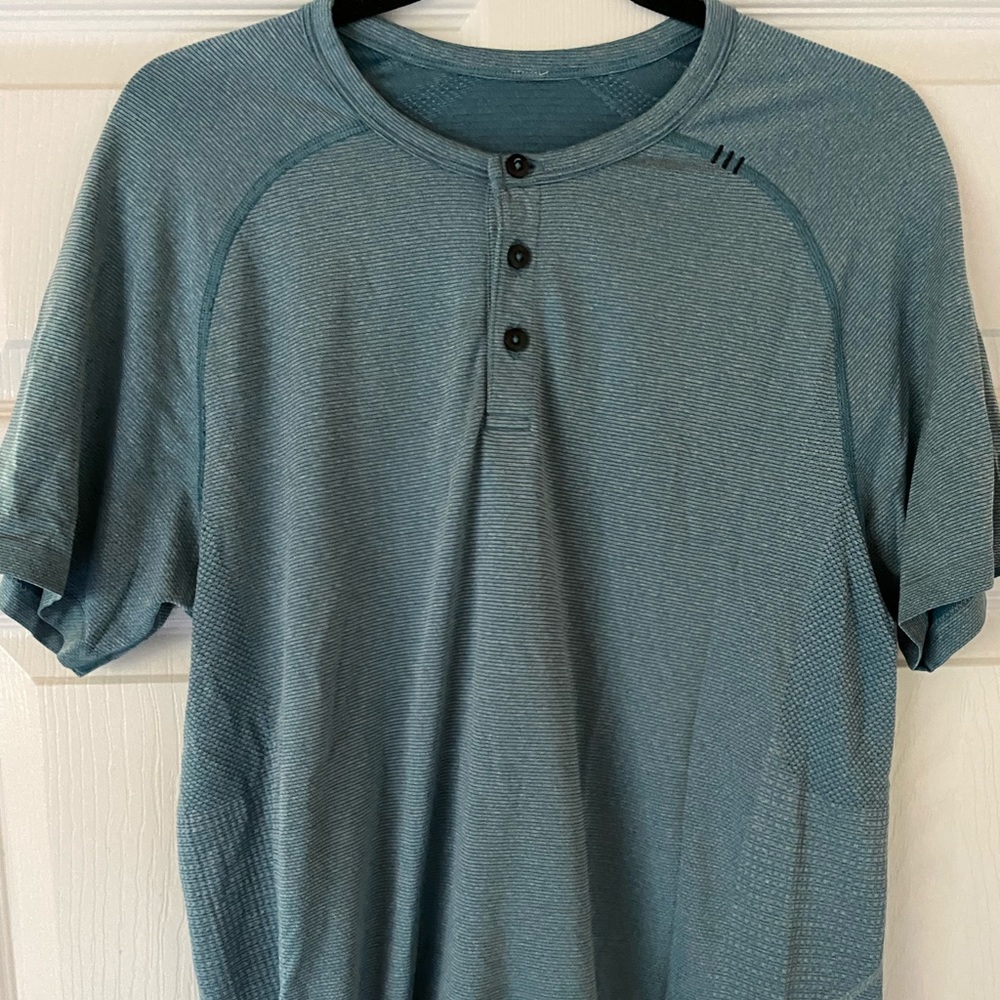Lululemon Men’s athletic shirt